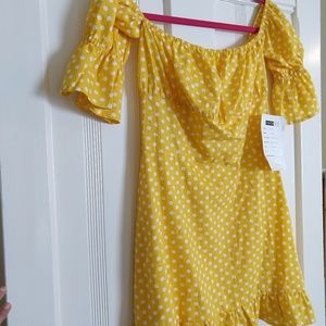 NWT Off The Shoulder Flounce Sleeve Dress